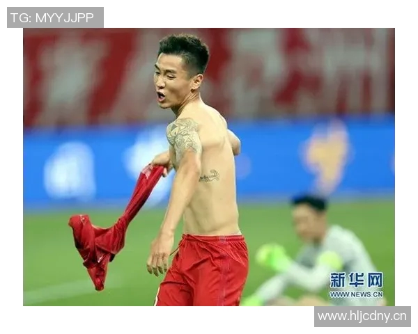 足球八卦赛场爆发小插曲,裁判如何处理?